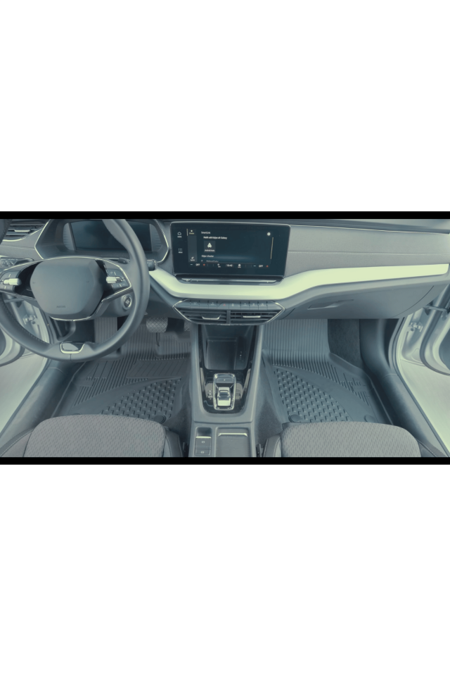 Ncar Skoda Oktavia TSI Evo E-Tech 2020 + Uyumlu 4.5 D Havuzlu Paspas