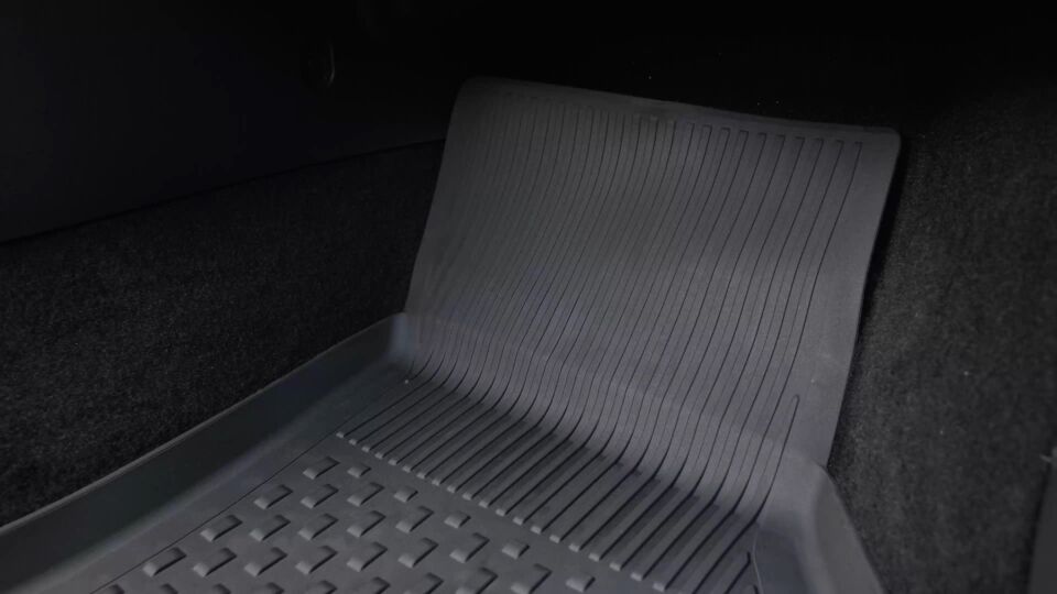 Ncar Seat Leon Plug-in Hybrit 2025 + Uyumlu 4.5 D Havuzlu Paspas